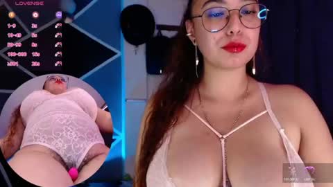 Snapshot of liannalee chatting on June 2026 08:35:01 PM Lianna Lee online show from June 2026 08:35:01 PM