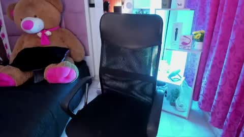 liany_taylor online show from May 2026 03:00:02 AM