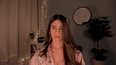 Lia online show from September 2025 12:10:02 PM