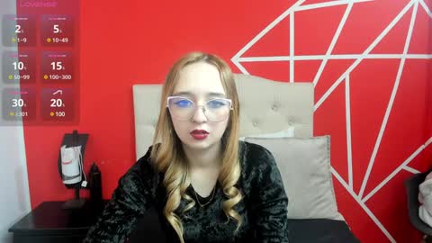Lia Roberts online show from January 2025 12:04:02 PM
