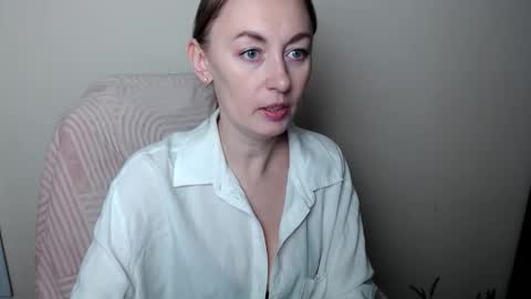 Snapshot of liasais_ chatting on February 2026 09:19:02 AM Lia online show from February 2026 09:19:02 AM