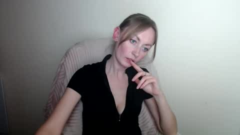Lia online show from May 2026 01:07:01 PM