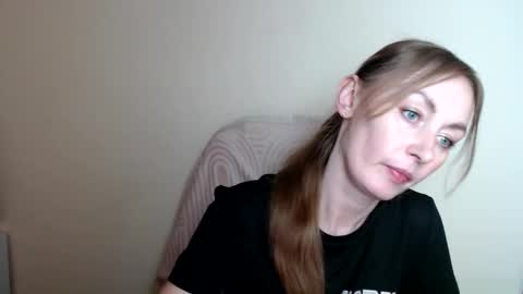 Lia online show from June 2026 12:21:02 PM