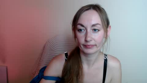 Lia online show from June 2026 12:33:02 PM