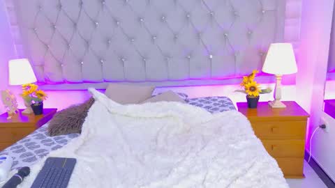 Lia  online show from May 2026 09:33:01 PM
