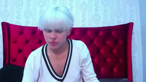 Lia Vivumi  online show from October 2025 01:25:01 PM