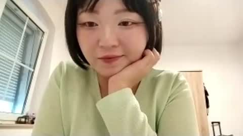 Molly online show from July 2026 07:00:02 PM