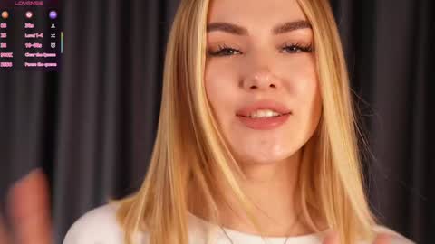 Snapshot of libbyshepard chatting on September 2025 01:43:02 PM Elena online show from September 2025 01:43:02 PM