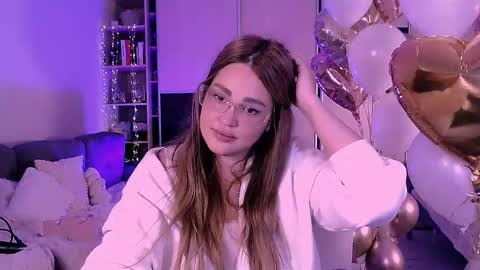 libra_mia online show from October 2025 06:23:01 AM