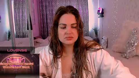libra_mia online show from May 2026 07:03:01 AM