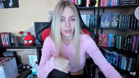 Snapshot of library_girl chatting on February 2026 07:13:02 AM Anna online show from February 2026 07:13:02 AM