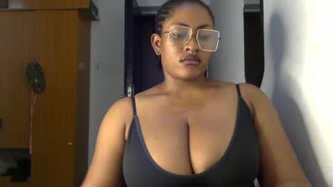 Snapshot of lick_my_pussyyy226651 chatting on December 2024 08:15:01 PM caira online show from December 2024 08:15:01 PM