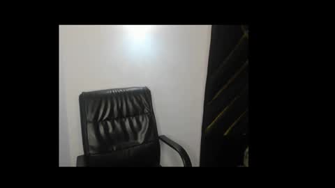 Snapshot of lick_pussyjuice chatting on February 2025 07:58:02 AM kimani online show from February 2025 07:58:02 AM