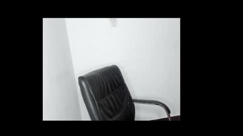 Snapshot of lick_pussyjuice chatting on February 2025 02:40:02 AM kimani online show from February 2025 02:40:02 AM