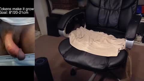 Snapshot of liebestool008 chatting on October 2025 03:51:02 AM 8curve online show from October 2025 03:51:02 AM