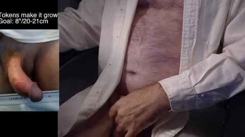 Snapshot of liebestool008 chatting on October 2025 12:05:02 AM 8curve online show from October 2025 12:05:02 AM