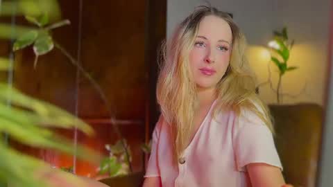 Snapshot of lierie chatting on February 2026 06:13:01 PM its my birthday today so im offline but id be so happy if you felt like sending me a birthday love while im away online show from February 2026 06:13:01 PM