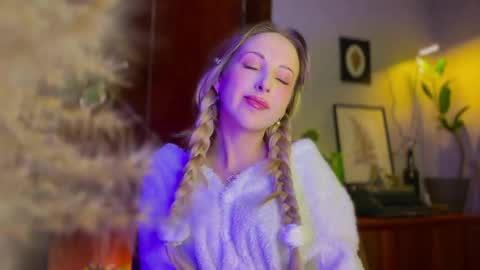 Snapshot of lierie chatting on February 2026 05:08:01 PM its my birthday today so im offline but id be so happy if you felt like sending me a birthday love while im away online show from February 2026 05:08:01 PM