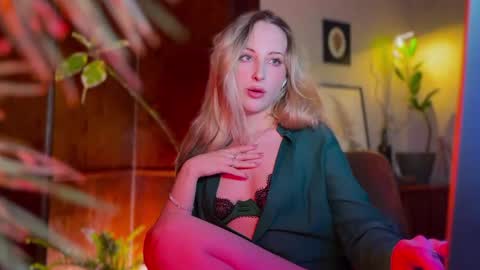 Snapshot of lierie chatting on February 2026 06:53:02 PM its my birthday today so im offline but id be so happy if you felt like sending me a birthday love while im away online show from February 2026 06:53:02 PM