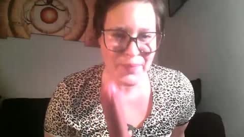 life_as_lindz online show from March 2026 03:54:01 AM