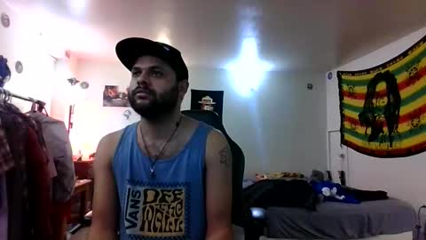 lightskinned666 online show from December 2025 07:00:01 PM