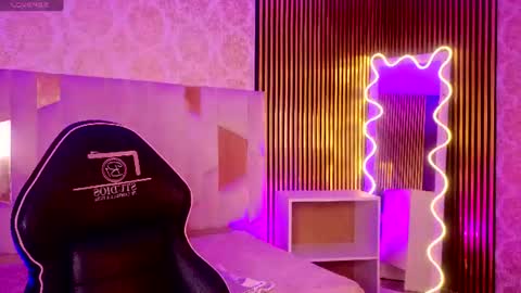 LIHIAN online show from July 2026 12:31:01 PM