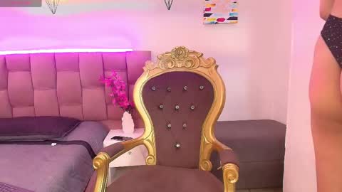 Liiaa Sweett  online show from May 2026 09:22:01 PM