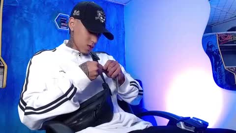 Daniel online show from December 2024 12:49:01 PM