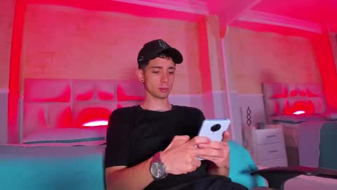 Snapshot of liiamhudson_ chatting on February 2025 02:40:01 AM L I I A M online show from February 2025 02:40:01 AM