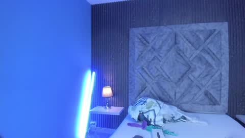         online show from February 2025 11:52:01 AM