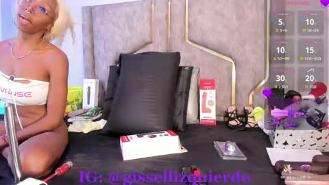 Snapshot of liincostelloo chatting on May 2026 03:57:01 AM liincostelloo online show from May 2026 03:57:01 AM