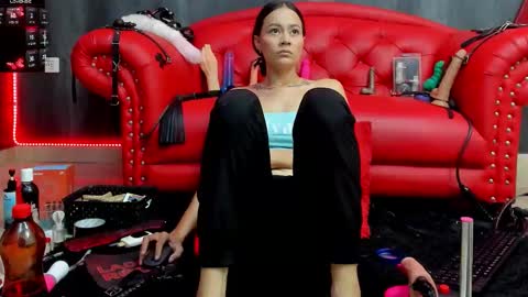 Nini - online show from February 2026 11:28:01 AM