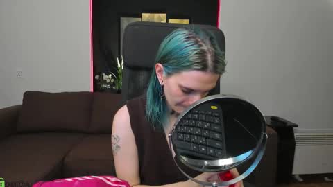 Snapshot of lika_haris chatting on September 2025 02:40:02 PM Lika online show from September 2025 02:40:02 PM