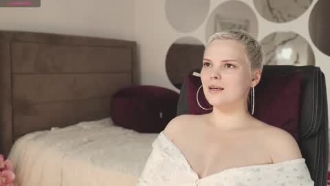 likaaberry online show from September 2025 04:19:02 PM