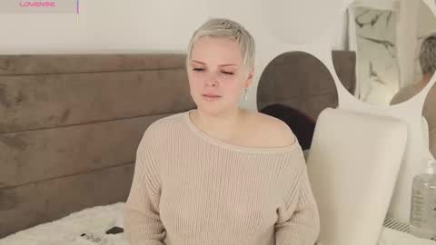 likaaberry online show from September 2025 12:43:02 PM