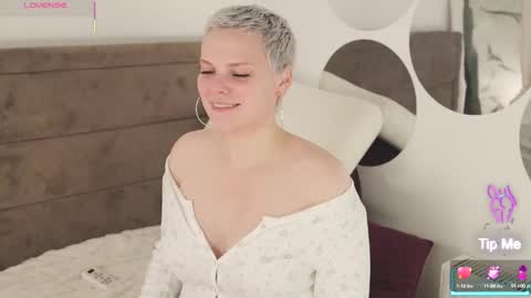 likaaberry online show from October 2025 10:46:02 AM