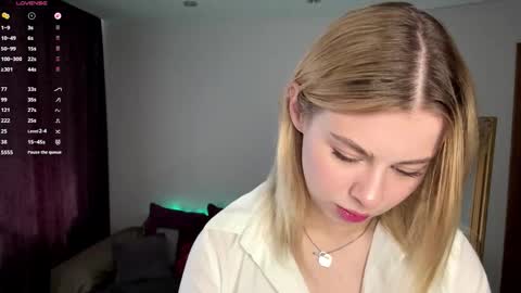 Snapshot of lil_elisa chatting on September 2025 11:00:02 AM Elisa online show from September 2025 11:00:02 AM