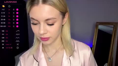 Snapshot of lil_elisa chatting on October 2025 09:42:01 AM Elisa online show from October 2025 09:42:01 AM