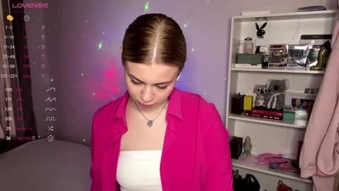 Snapshot of lil_elisa chatting on November 2025 10:14:01 AM Elisa online show from November 2025 10:14:01 AM