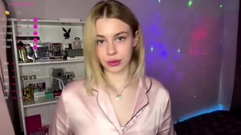 Snapshot of lil_elisa chatting on November 2025 10:58:02 AM Elisa online show from November 2025 10:58:02 AM