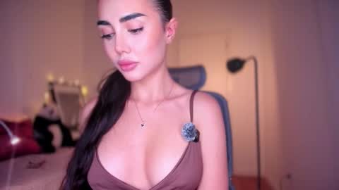 Gabriela online show from November 2025 07:16:02 PM