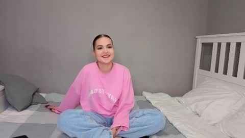 Emma online show from October 2025 10:57:02 AM