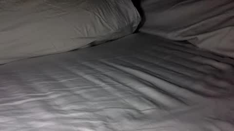 Snapshot of lil_i chatting on December 2025 09:44:01 PM LIL i online show from December 2025 09:44:01 PM