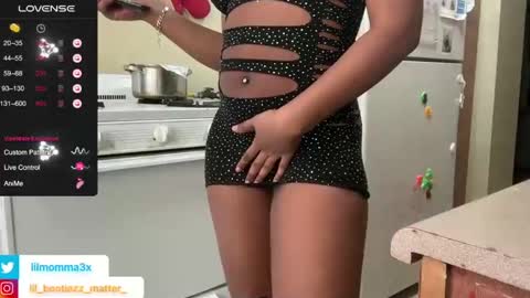 Snapshot of lil_momma422 chatting on January 2025 02:58:01 PM MOMMA LUV online show from January 2025 02:58:01 PM