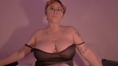 Snapshot of lil_muh chatting on April 2026 04:17:01 AM Lilmuh online show from April 2026 04:17:01 AM