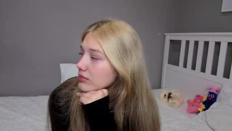 Emma online show from November 2025 10:03:01 AM