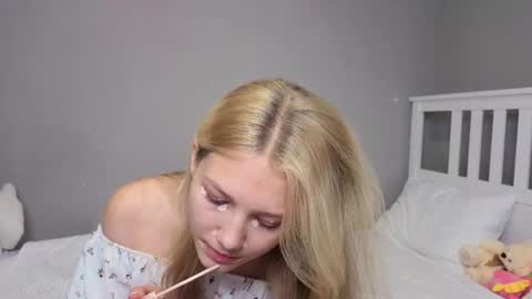 Emma online show from November 2025 10:03:02 AM