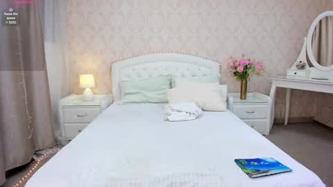 Snapshot of lila_lavian chatting on January 2025 10:24:01 PM Lila My schedule this week ThursdaySaturdaySunday online show from January 2025 10:24:01 PM