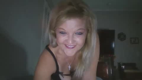 Snapshot of lilblonde412 chatting on October 2025 02:15:01 AM lilblonde412 online show from October 2025 02:15:01 AM
