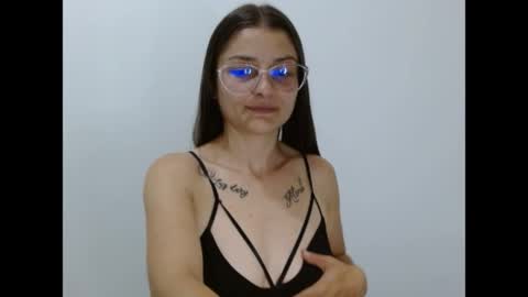 Snapshot of lilcoralinne_0 chatting on May 2026 01:25:02 AM Valeri Villalobos IG villa lobosvaleri online show from May 2026 01:25:02 AM